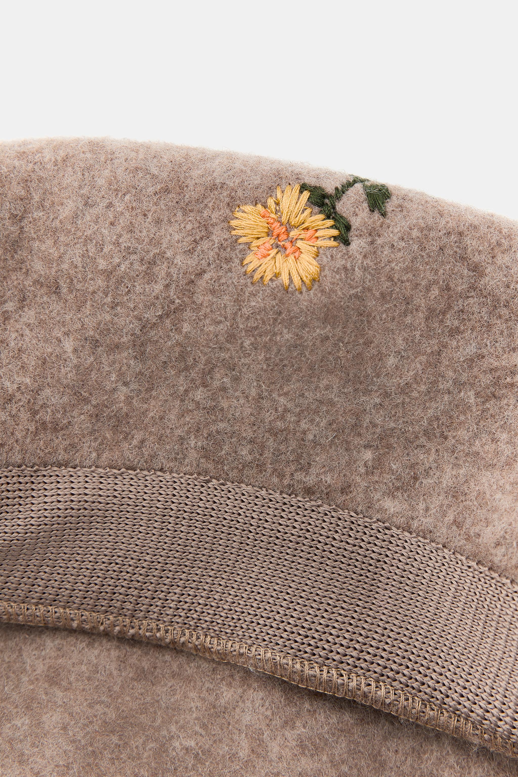 BÉRET EN LAINE 100% BRODERIES FLEURS